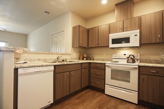 Lassen Villa Apartments in Chico, CA - Building Photo - Interior Photo