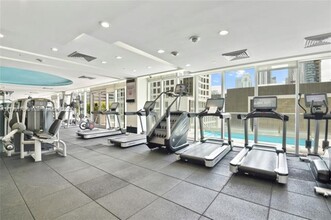 500 Brickell Ave, Unit 401 in Miami, FL - Building Photo - Building Photo
