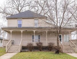 25390 Pinehurst St in Roseville, MI - Building Photo