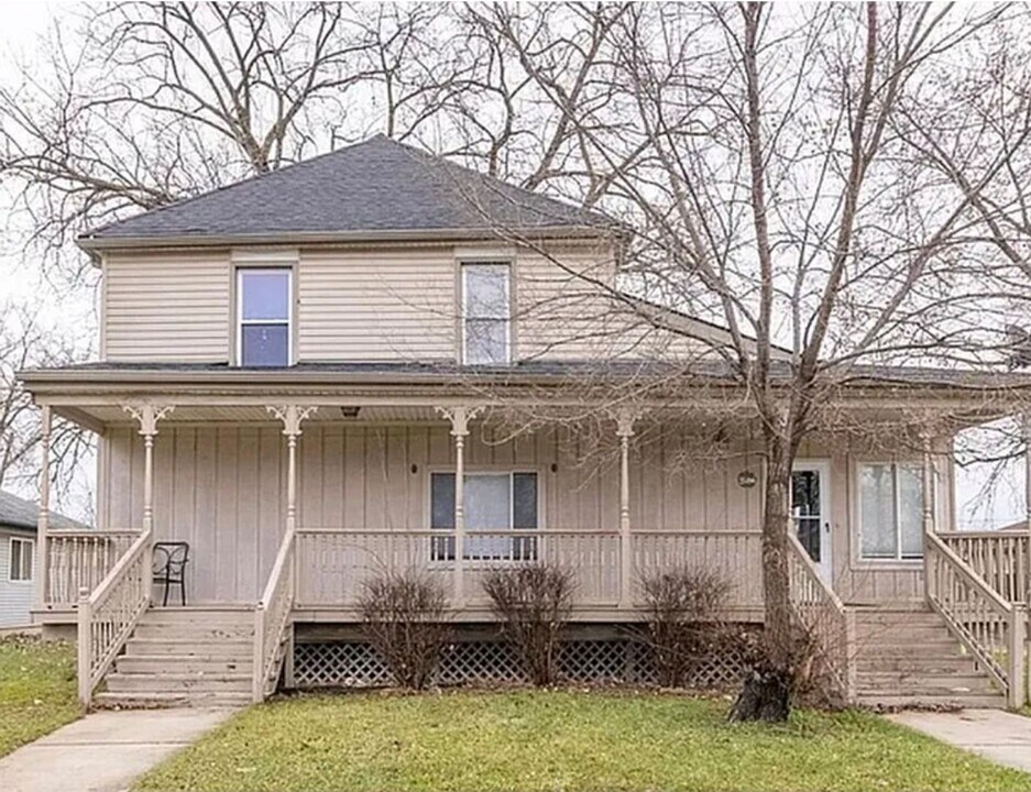 25390 Pinehurst St in Roseville, MI - Building Photo