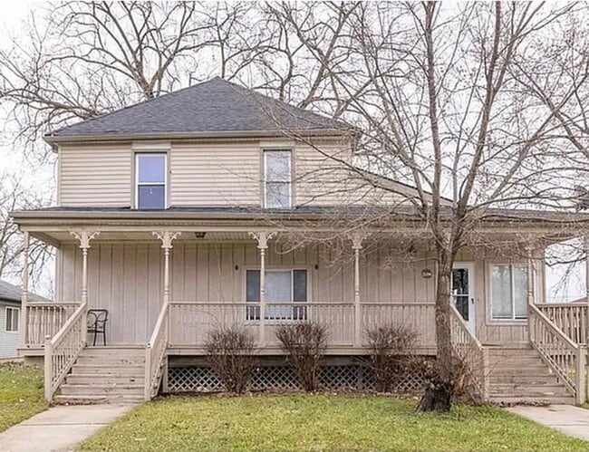 property at 25390 Pinehurst St