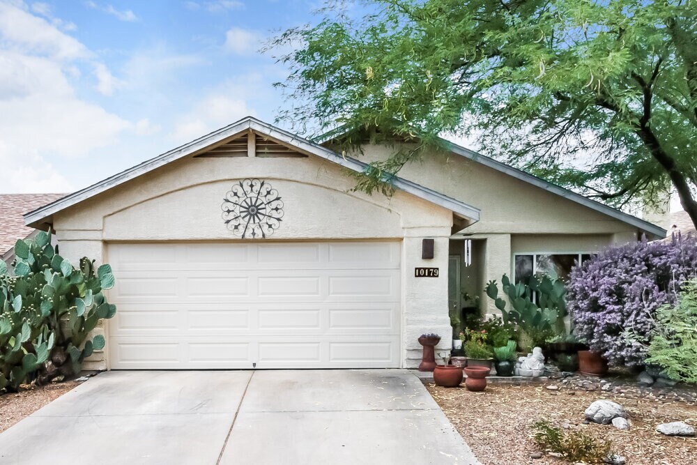 10179 E Paseo Juan Tabo in Tucson, AZ - Building Photo