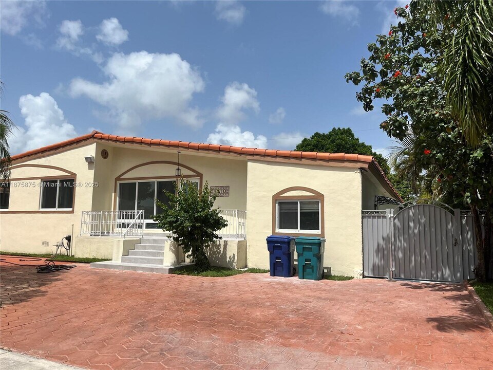 3310 SW 82nd Ave in Miami, FL - Building Photo