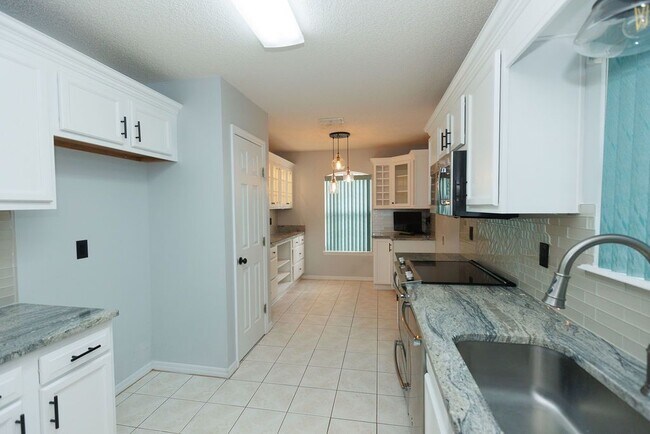 3141 Paddle Boat Ln in Jacksonville, FL - Foto de edificio - Building Photo