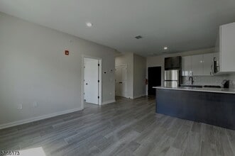234 Main Ave in Passaic, NJ - Foto de edificio - Building Photo