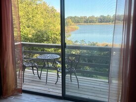 7217 Park Shores Ct in Middleton, WI - Building Photo