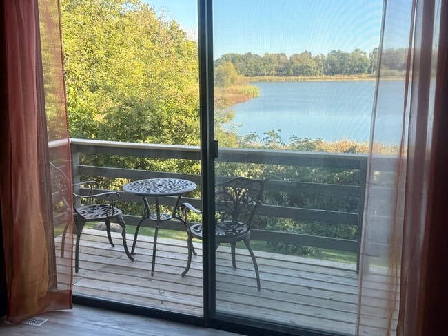 property at 7217 Park Shores Ct