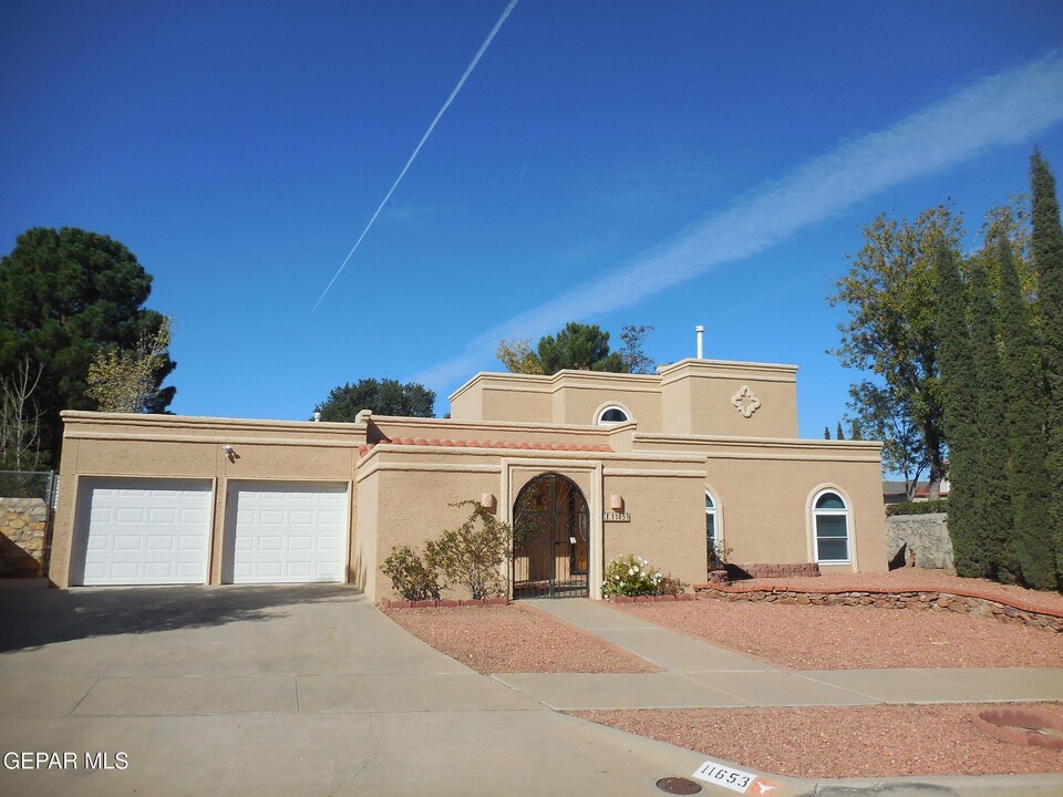11653 Lake Erie Dr in El Paso, TX - Building Photo