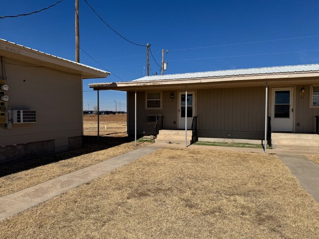 5909 East F M 40 in Lubbock, TX - Building Photo - Building Photo