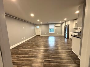 303 Norwich-New London Turnpike in Montville, CT - Building Photo - Building Photo