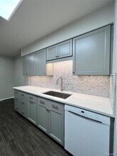 521 E University Dr, Unit 807 in Rochester, MI - Building Photo - Building Photo