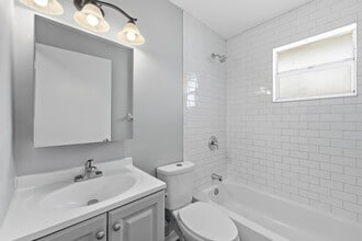 1565 W 28th St in West Palm Beach, FL - Building Photo - Building Photo