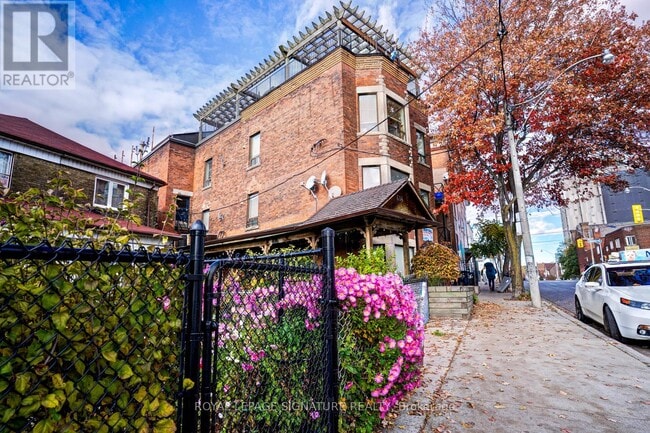 property at 614 Dufferin St