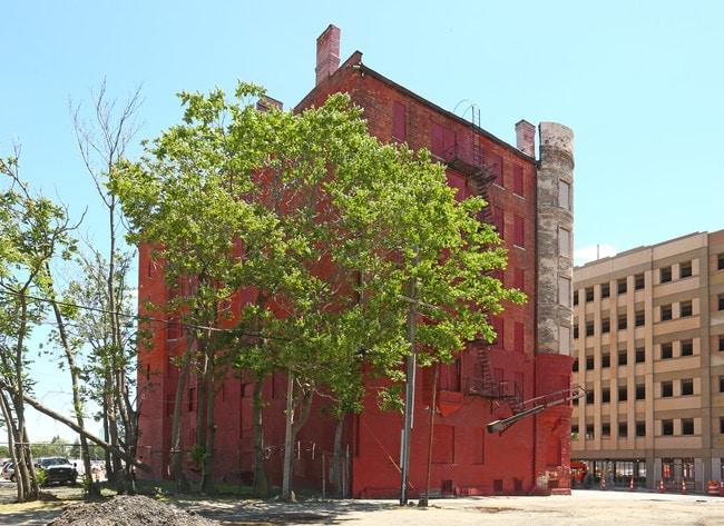 The Alhambra in Detroit, MI - Building Photo - Building Photo