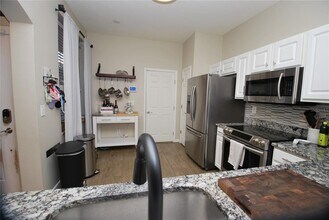 11251 Windsor Pl Cir in Tampa, FL - Building Photo - Building Photo