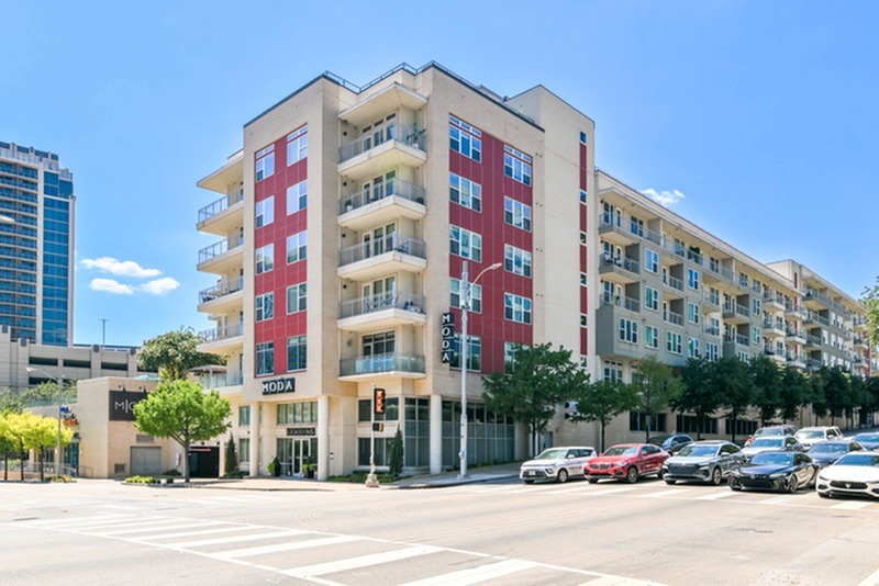 Moda Apartments in Dallas, TX - Foto de edificio