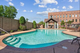 731 Litty Ct, Unit 305 in Memphis, TN - Building Photo