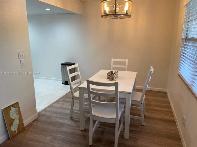 1904 Bermuda Cir in Coconut Creek, FL - Foto de edificio - Building Photo