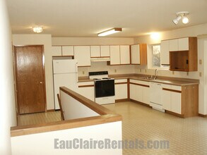 2265 Frank St, Unit 2265 in Eau Claire, WI - Foto de edificio - Building Photo