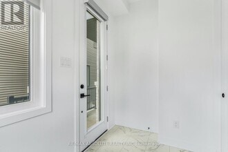 802 Ninaatik Pl in Ottawa, ON - Building Photo - Building Photo