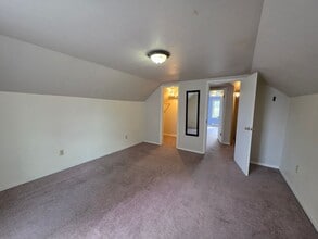 357 16th St in Springfield, OR - Building Photo - Building Photo