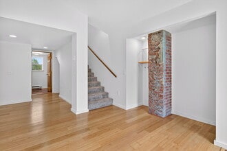 321 N Fulton St, Unit #1 in Ithaca, NY - Building Photo - Building Photo