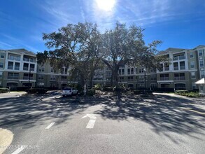 1300 Riverplace Blvd in Jacksonville, FL - Building Photo - Building Photo