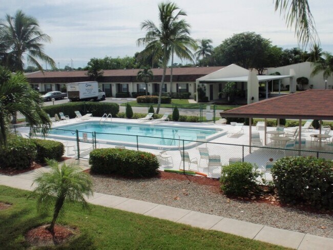13150 Feather Sound Dr, Unit 508 in Ft. Myers, FL - Building Photo - Building Photo