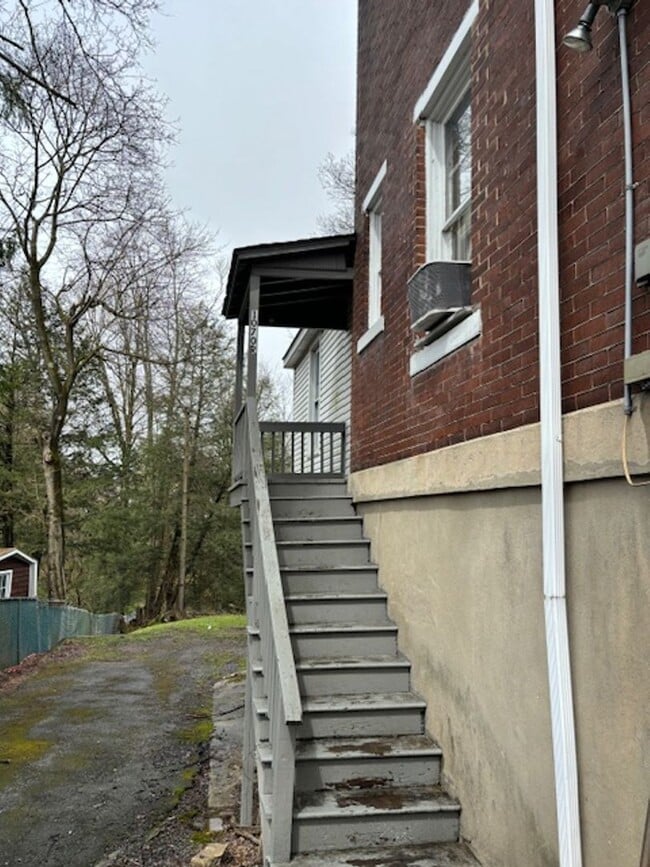 1070 Luzerne St in Johnstown, PA - Building Photo - Building Photo