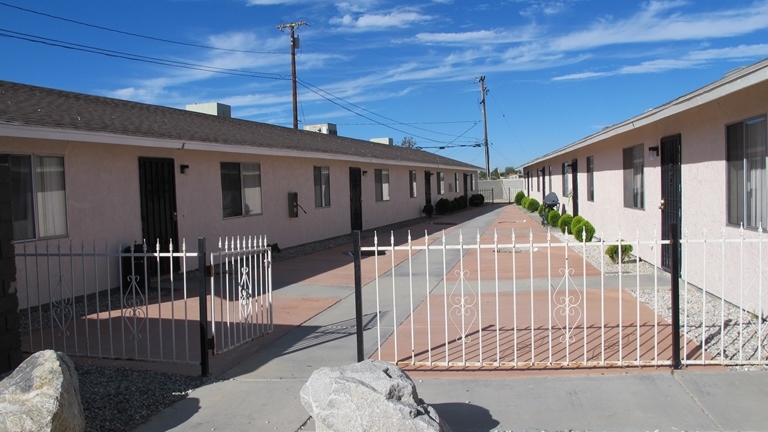 15740 Sueno Ln in Victorville, CA - Building Photo