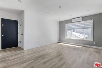 6350 Willoughby Ave in Los Angeles, CA - Building Photo - Building Photo