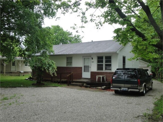 property at 1637 Johnson Dr