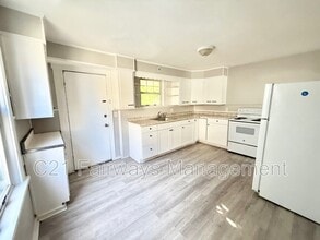 927 Vankirk St in Clairton, PA - Building Photo - Building Photo