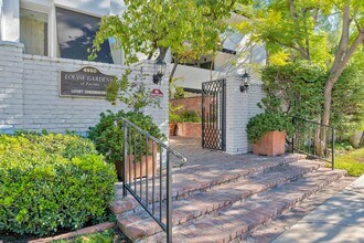4950 Louise Ave, Unit 208 in Encino, CA - Building Photo - Building Photo