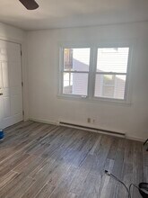 21 N Spring St, Unit 1 in Ansonia, CT - Foto de edificio - Building Photo