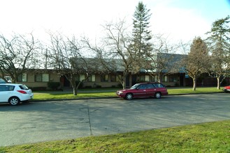 Gilman Park in Seattle, WA - Foto de edificio - Building Photo