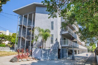 472 Jean in Oakland, CA - Foto de edificio - Building Photo