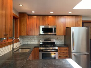 6551 35th Ave SW in Seattle, WA - Building Photo - Building Photo