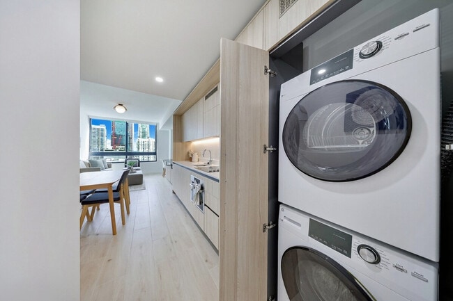 20 NW 2nd St in Miami, FL - Building Photo - Building Photo