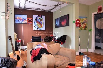 216 Freeman St, Unit 2 in Brookline, MA - Building Photo - Building Photo