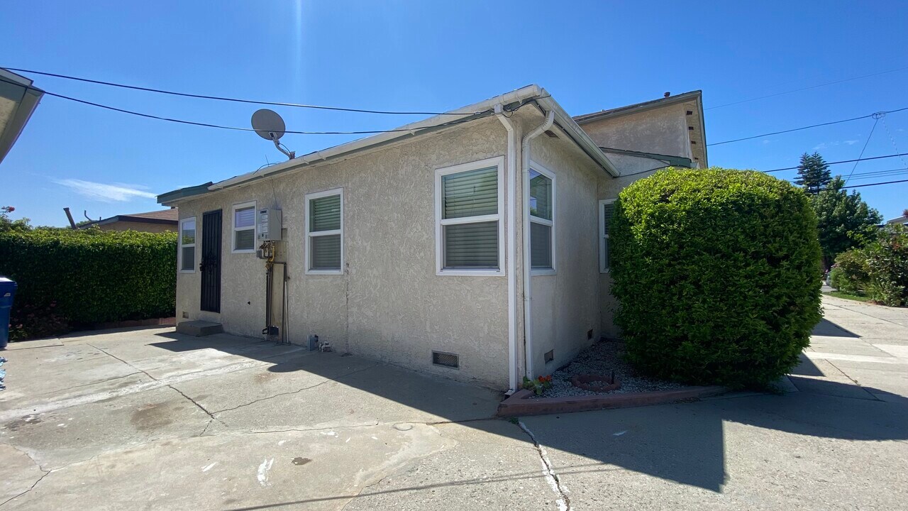 1621 Del Amo Blvd, Unit 1621 Del Amo in Torrance, CA - Building Photo