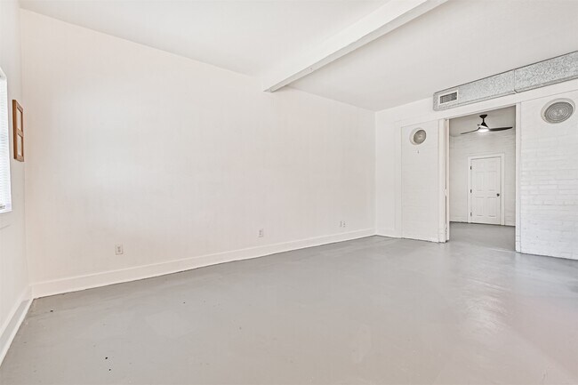 2201 48th St in Galveston, TX - Building Photo - Building Photo
