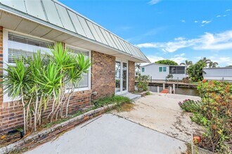 2848 Arbutus St in Naples, FL - Building Photo - Building Photo
