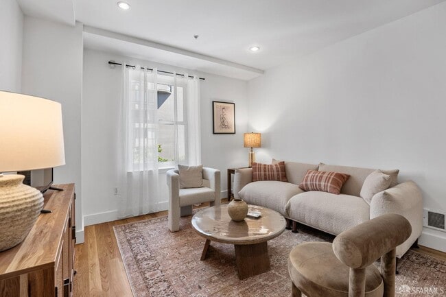 property at 901 Bush St