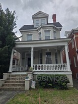 910 Colonial Ave in Norfolk, VA - Building Photo