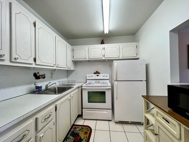 79 Kingswood B in West Palm Beach, FL - Building Photo - Building Photo