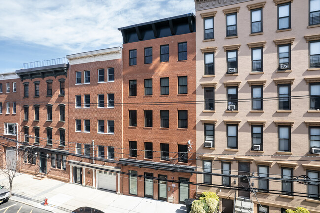 217 Willow Ave in Hoboken, NJ - Foto de edificio - Building Photo