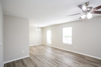 4349 Village Trace Ct in Indianapolis, IN - Foto de edificio - Building Photo