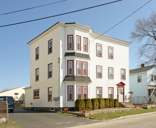 154 Hayward St in Manchester, NH - Building Photo - Building Photo