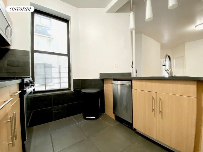 508 W 136th St in New York, NY - Building Photo - Building Photo